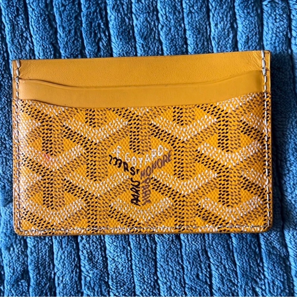 GOYARD
Goyardine Saint Sulpice Card Holder Yellow